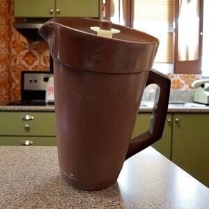 Tupperware 800 802 2 Qt Pitcher Push Button Seal Lid Juice Tea Retro Vintage
